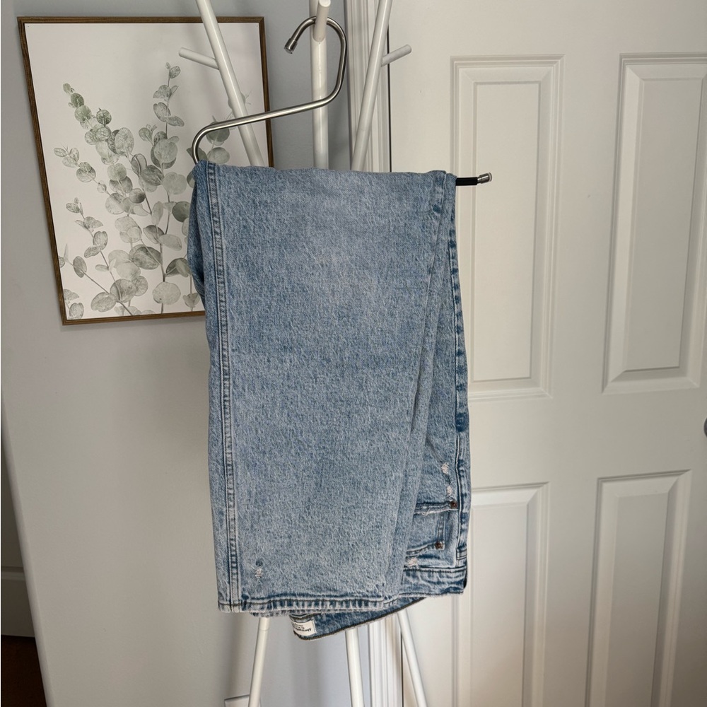 Abercrombie & Fitch Light Wash Straight Leg Jeans